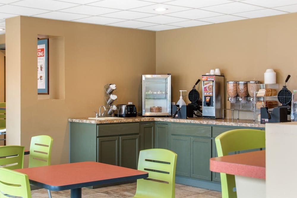 Econo Lodge Inn & Suites Binghamton Exteriér fotografie